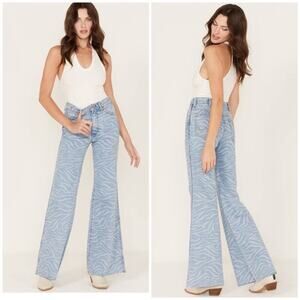 NWT Wrangler Wanderer 622 High Rise Flare Jeans Size 27